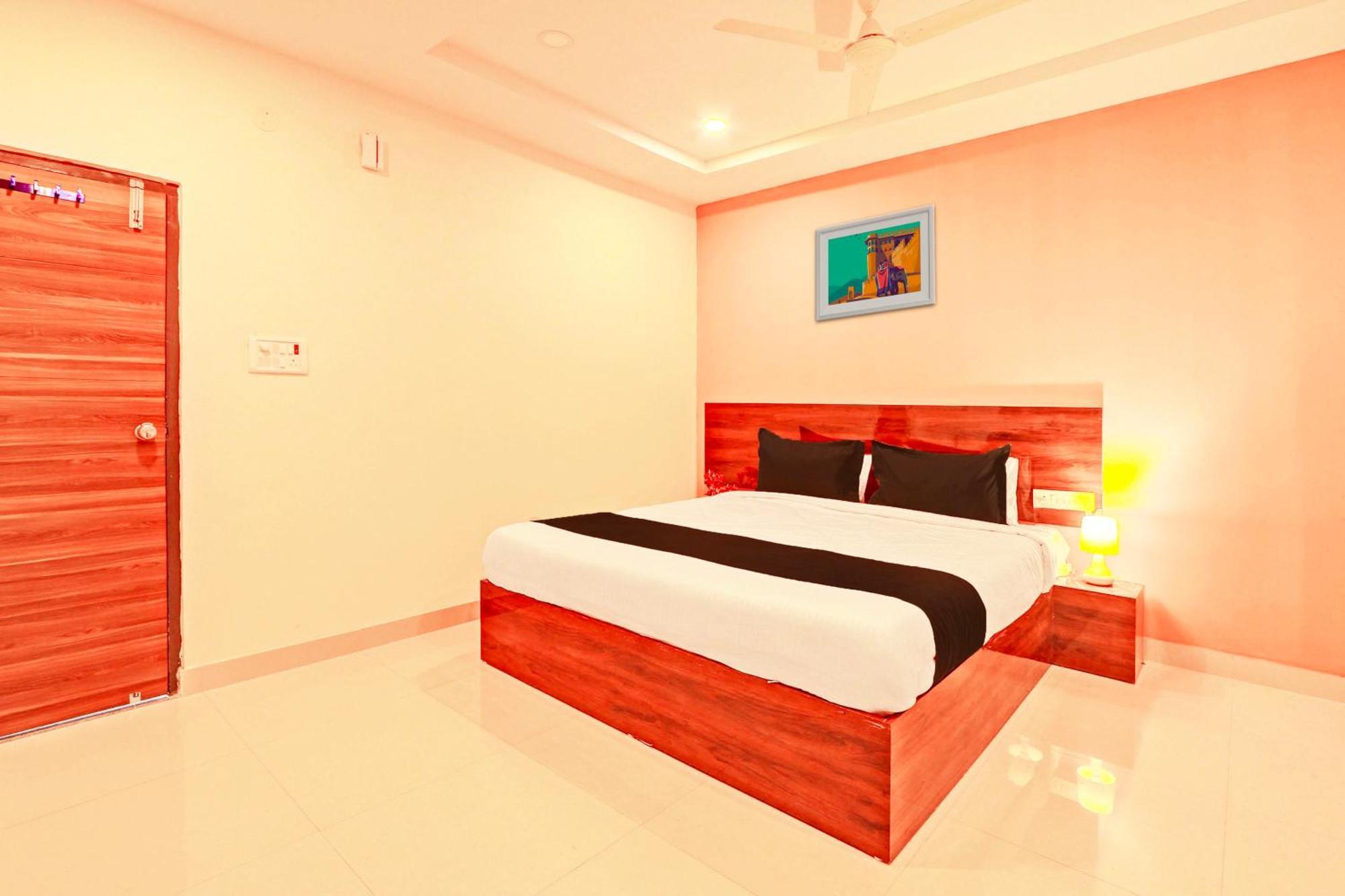 Hotel O R Square Hyderabad Exterior foto