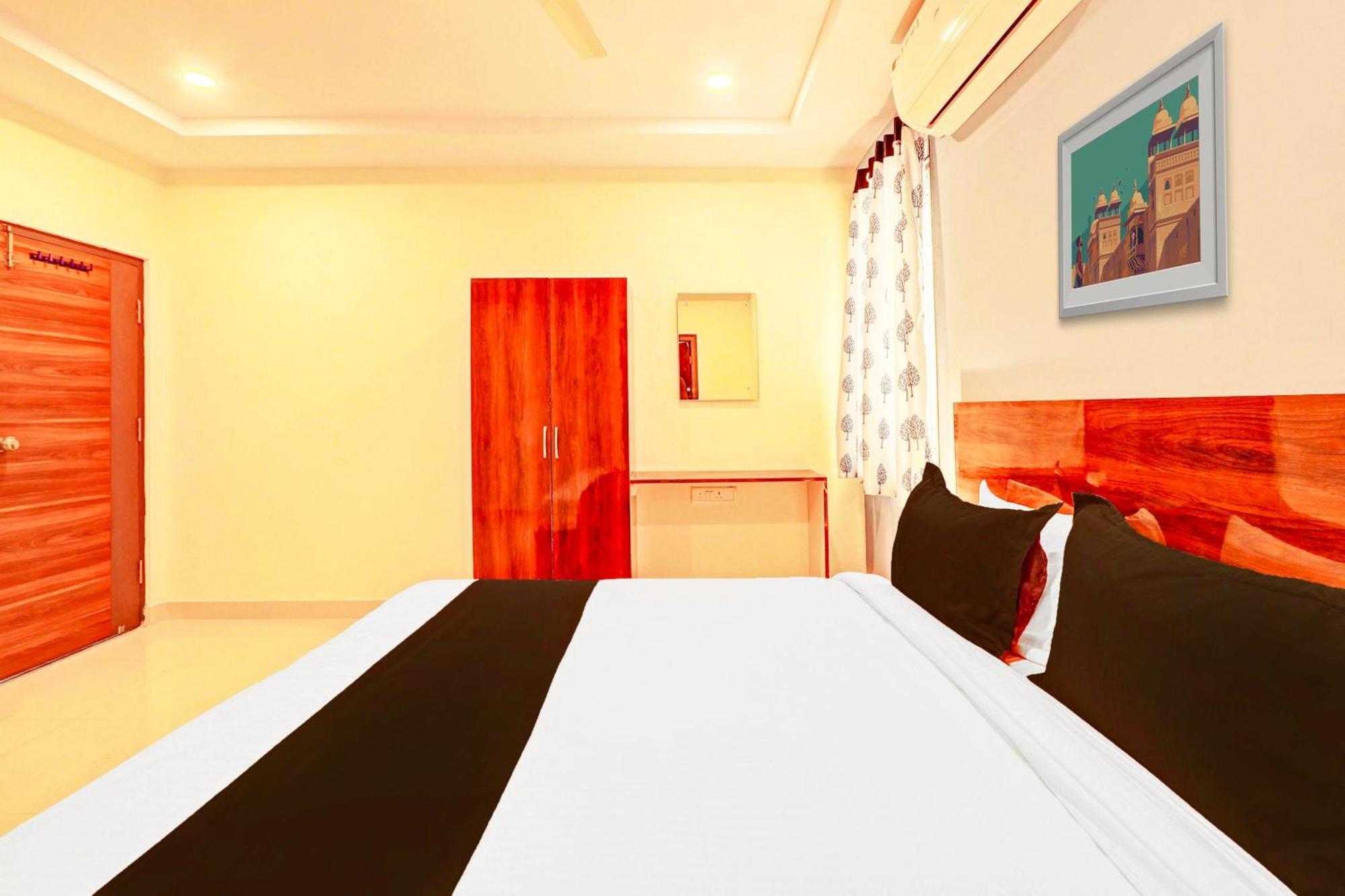 Hotel O R Square Hyderabad Exterior foto